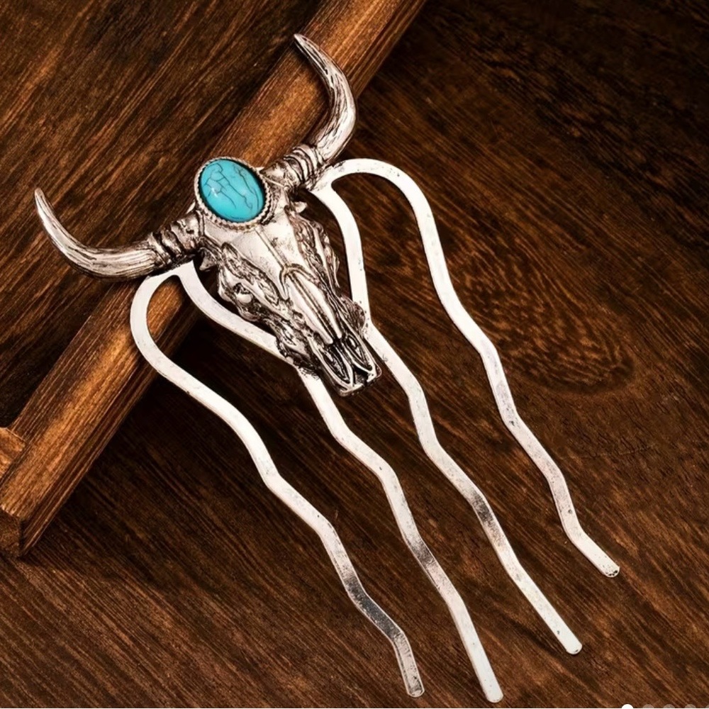 Silver Bull Skull Hair Comb - Picture 2 of 4